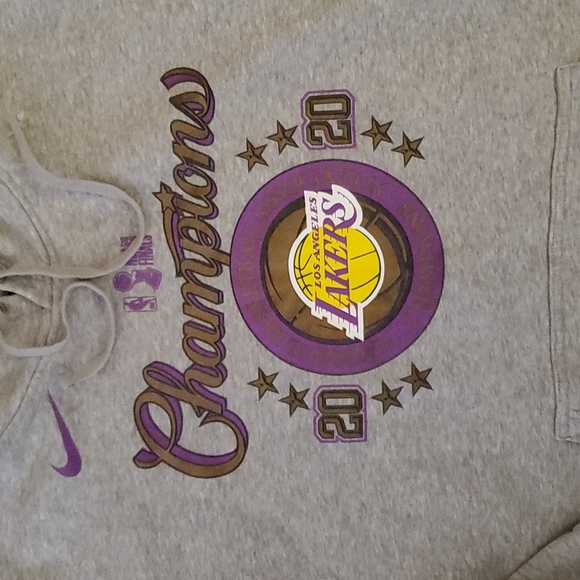 ๐๐ Los Angeles Lakers Nike 2020 NBA Finals Champions Locker Room Hoodie Men's - Picture 2 of 12